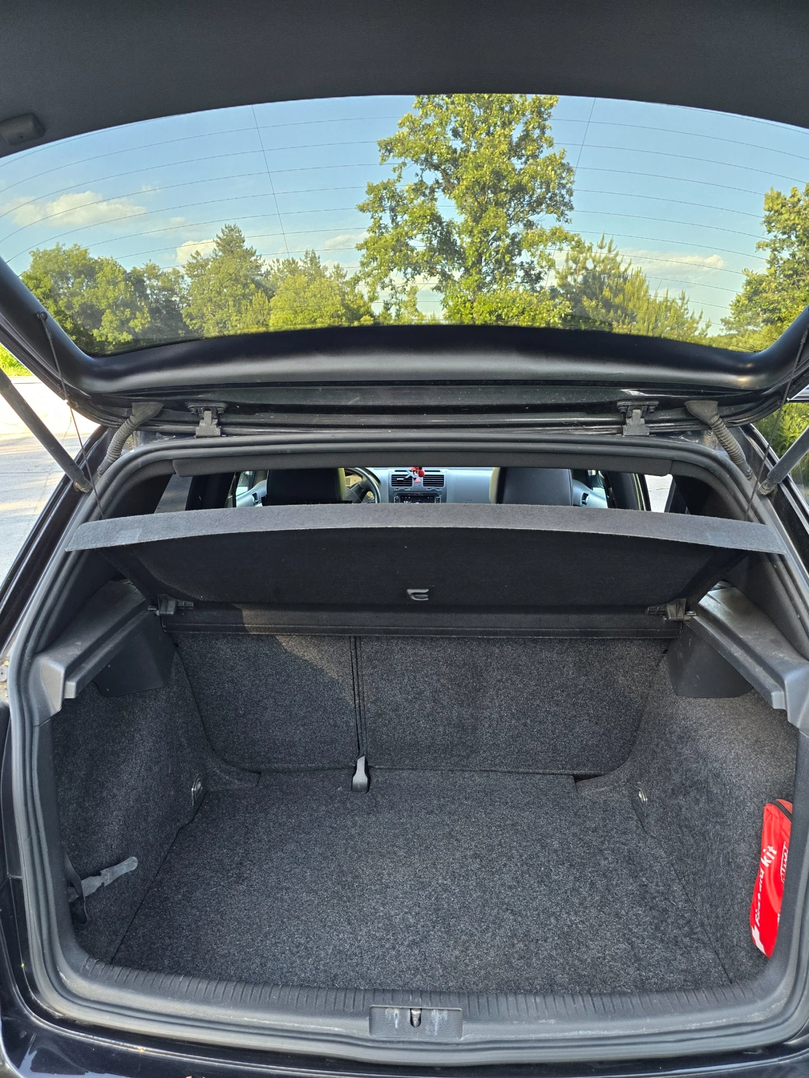 VW Golf 1.9 TDI, снимка 8 - Автомобили и джипове - 54722204