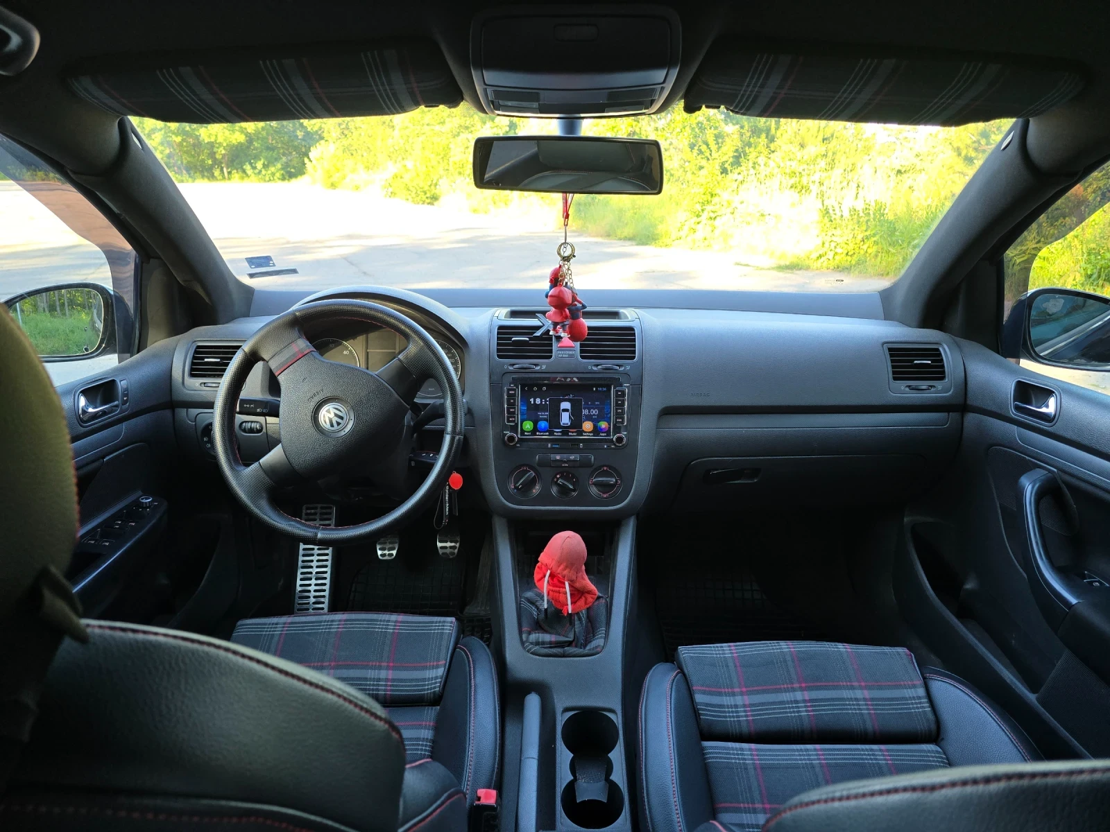 VW Golf 1.9 TDI, снимка 5 - Автомобили и джипове - 54722204