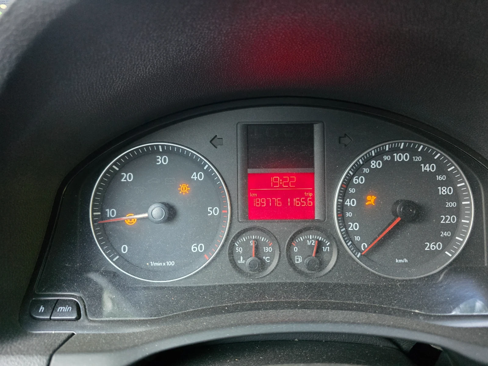 VW Golf 1.9 TDI, снимка 7 - Автомобили и джипове - 54722204