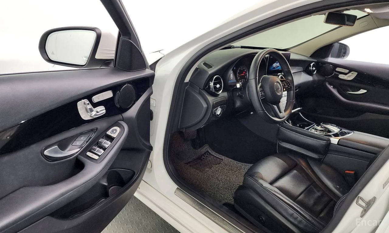 Mercedes-Benz C 200 FACELIFT* ПОДГРЕВ* КАМЕРА* КЕЙЛЕС* , снимка 5 - Автомобили и джипове - 54819336