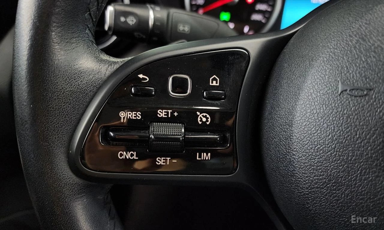 Mercedes-Benz C 200 FACELIFT* ПОДГРЕВ* КАМЕРА* КЕЙЛЕС* , снимка 6 - Автомобили и джипове - 54819336