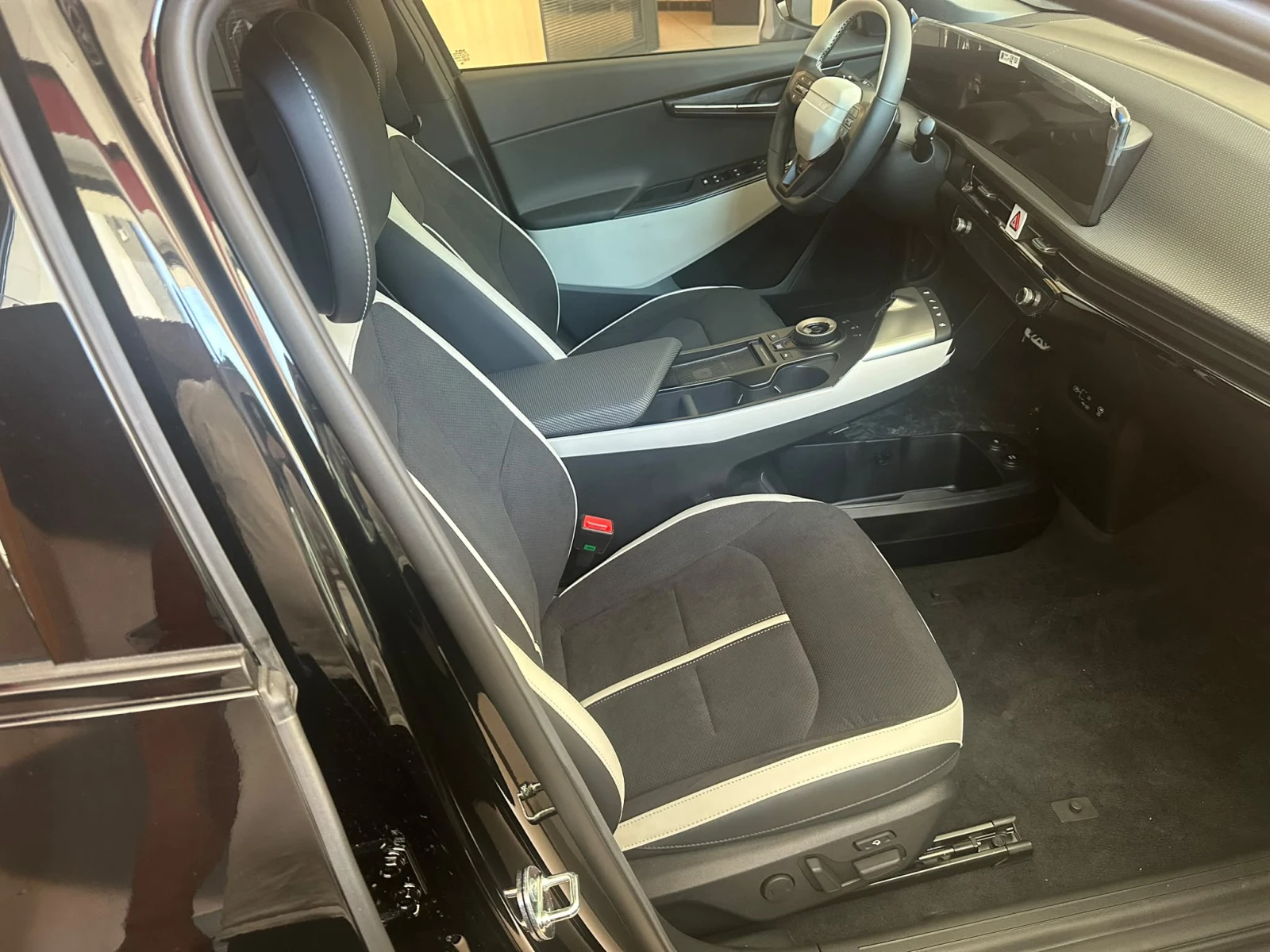 Kia EV6 325HP 4WD GT FULL 0KM ГАРАНЦИОНЕН ОЧАКВАН 22.06, снимка 9 - Автомобили и джипове - 54886048