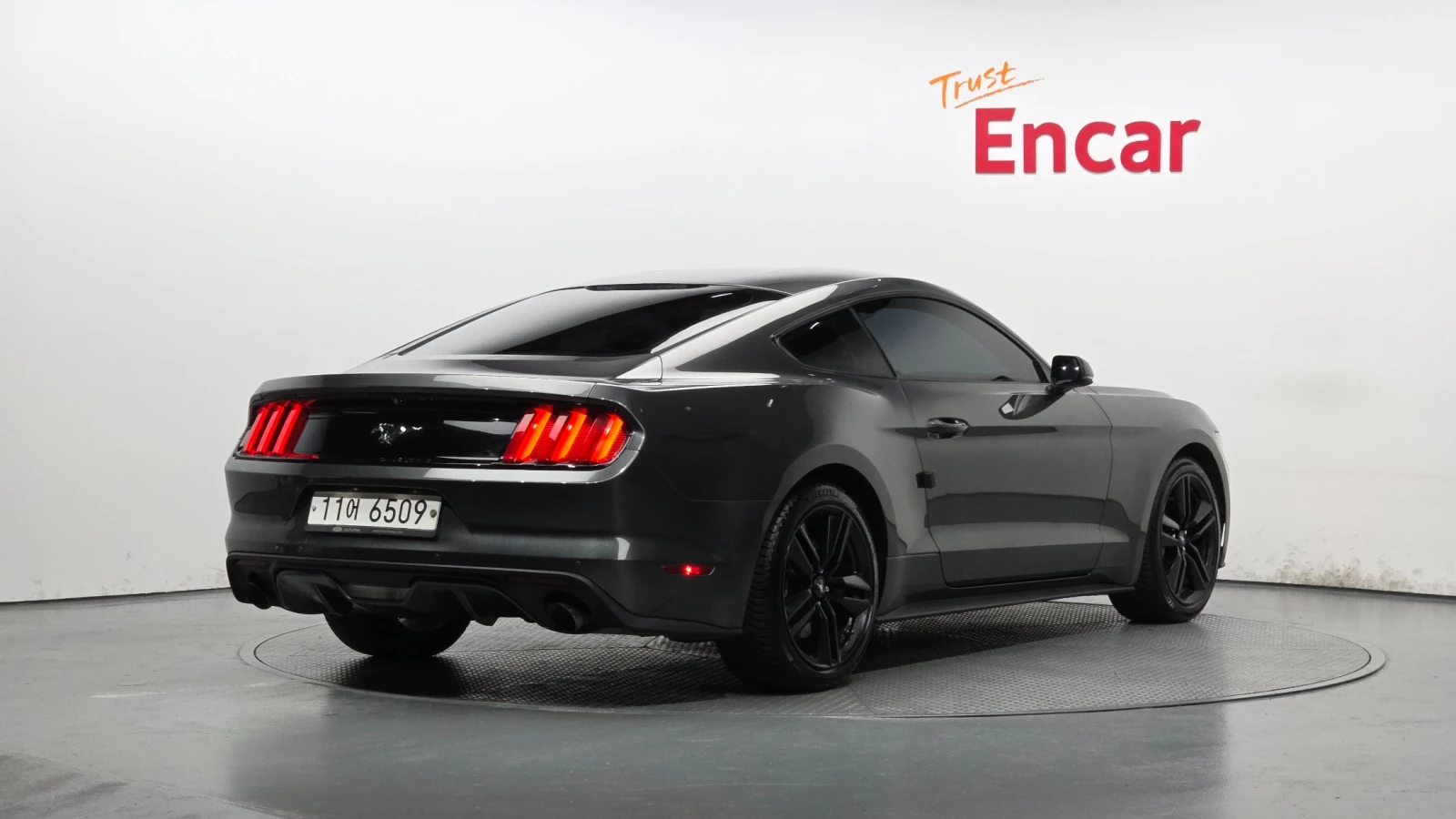 Ford Mustang Coupe 2.3 EcoBoost | Ventilated Seats, снимка 2 - Автомобили и джипове - 54914670