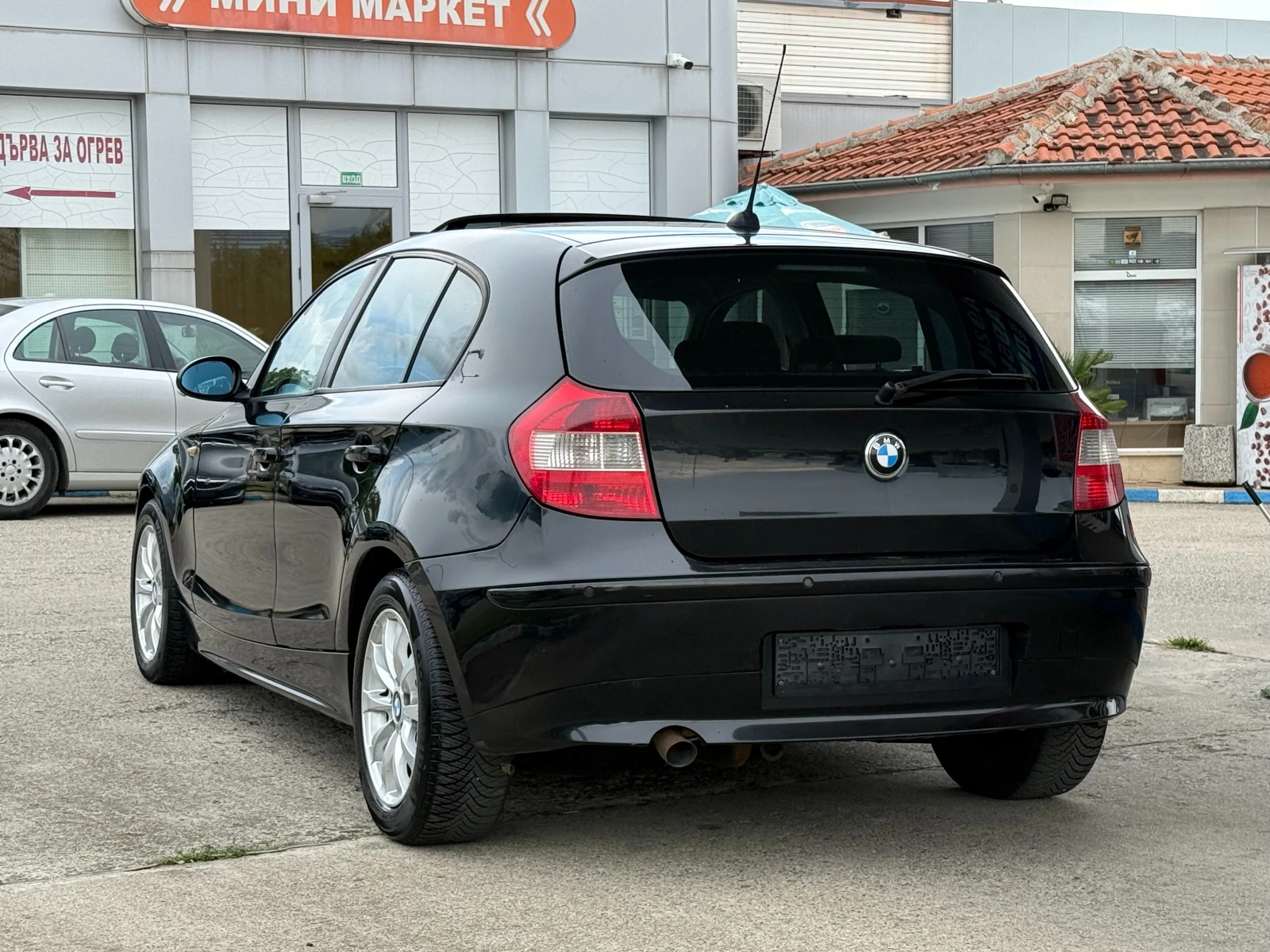 BMW 120 Auto/Печека/PDC, снимка 6 - Автомобили и джипове - 54946402