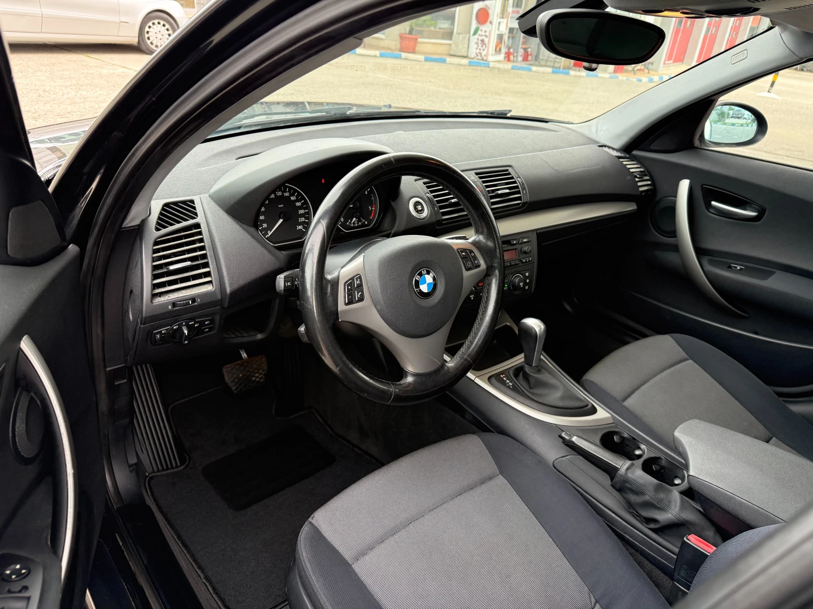 BMW 120 Auto/Печека/PDC, снимка 10 - Автомобили и джипове - 54946402