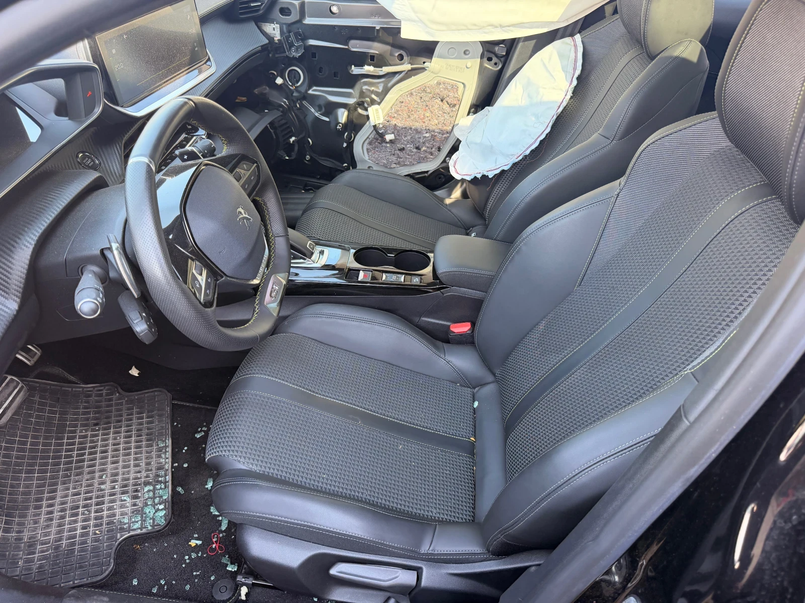 Peugeot 2008 1.5HDI GT LINE, снимка 12 - Автомобили и джипове - 55002191