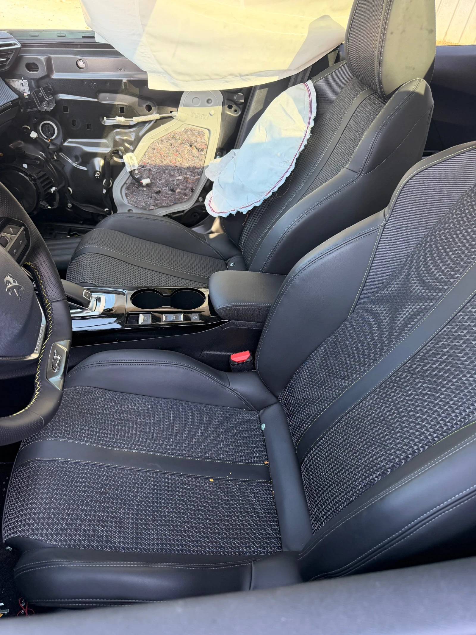 Peugeot 2008 1.5HDI GT LINE, снимка 9 - Автомобили и джипове - 55002191