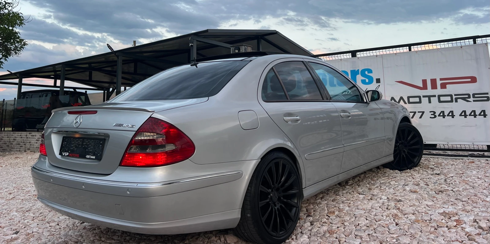 Mercedes-Benz E 320 AMG/PANORAMA/AVANTGARDE/XENON/NAVI/PODGREV/KOJA, снимка 7 - Автомобили и джипове - 55076033