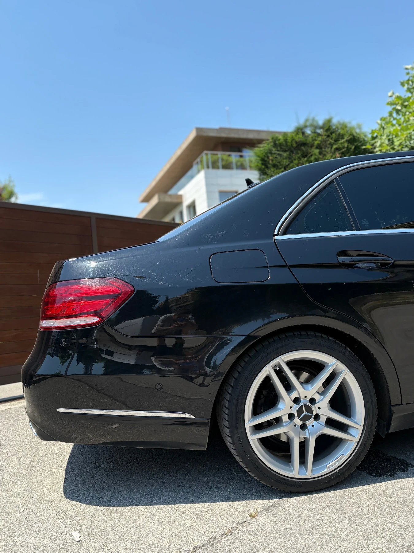 Mercedes-Benz E 220     Avantgarde Sport, снимка 7 - Автомобили и джипове - 55249951