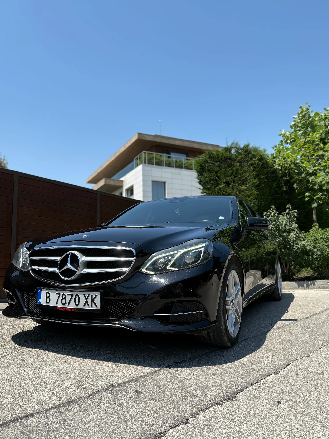 Mercedes-Benz E 220     Avantgarde Sport, снимка 8 - Автомобили и джипове - 55249951