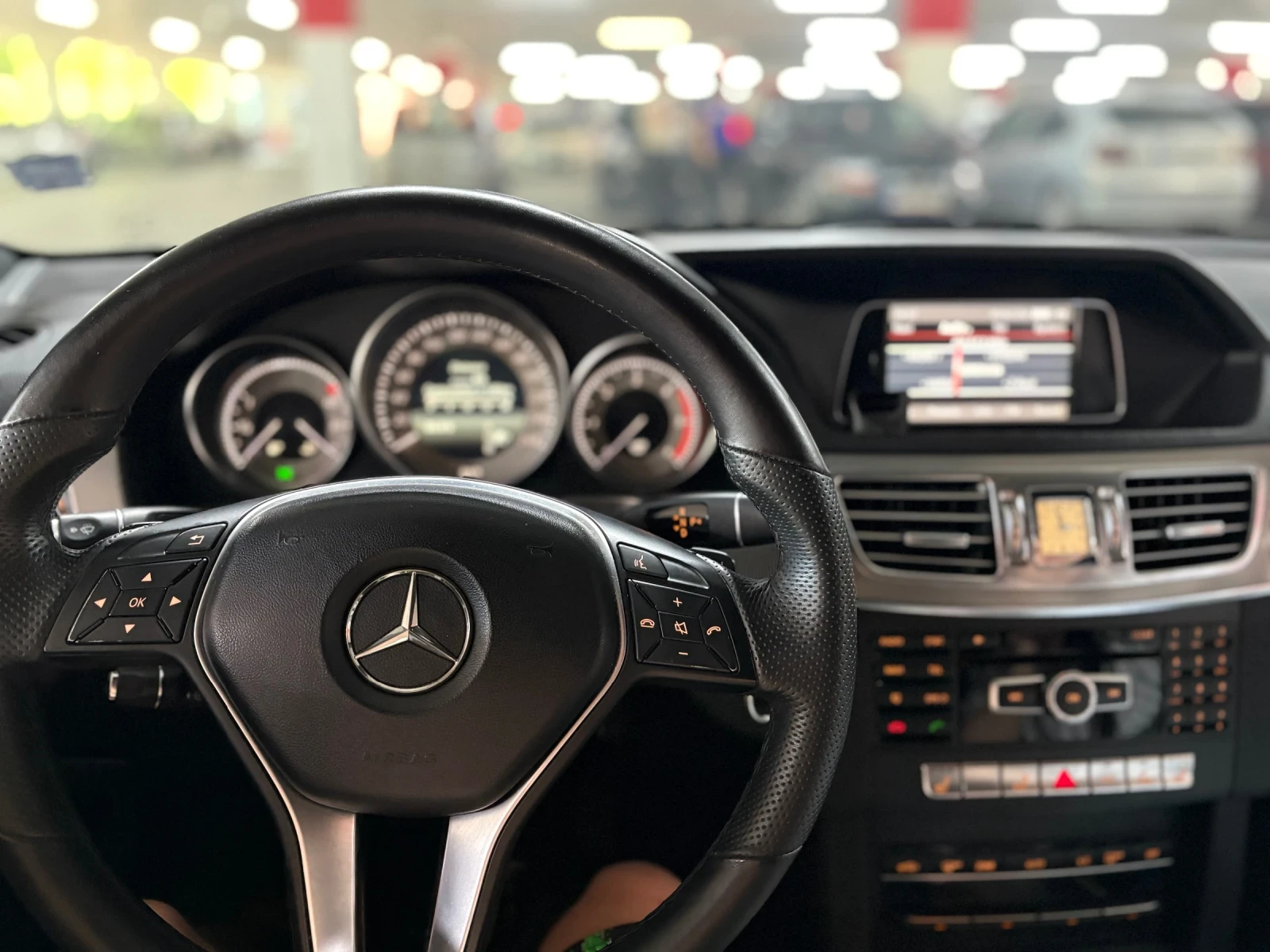 Mercedes-Benz E 220     Avantgarde Sport, снимка 3 - Автомобили и джипове - 55249951