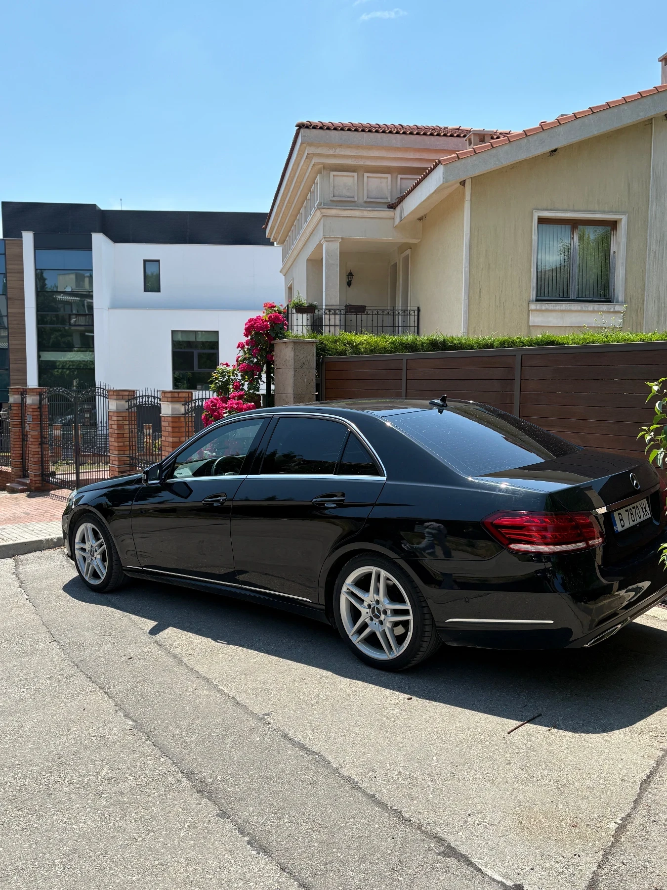 Mercedes-Benz E 220     Avantgarde Sport, снимка 15 - Автомобили и джипове - 55249951