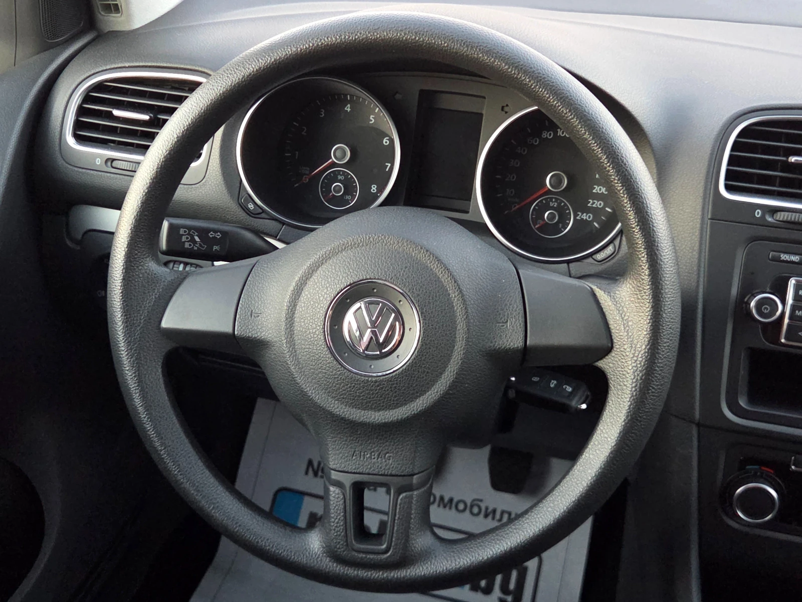 VW Golf 1.4i/БЕНЗИН/УНИКАЛНО ЗАПАЗЕН АВТОМОБИЛ, снимка 14 - Автомобили и джипове - 55535307