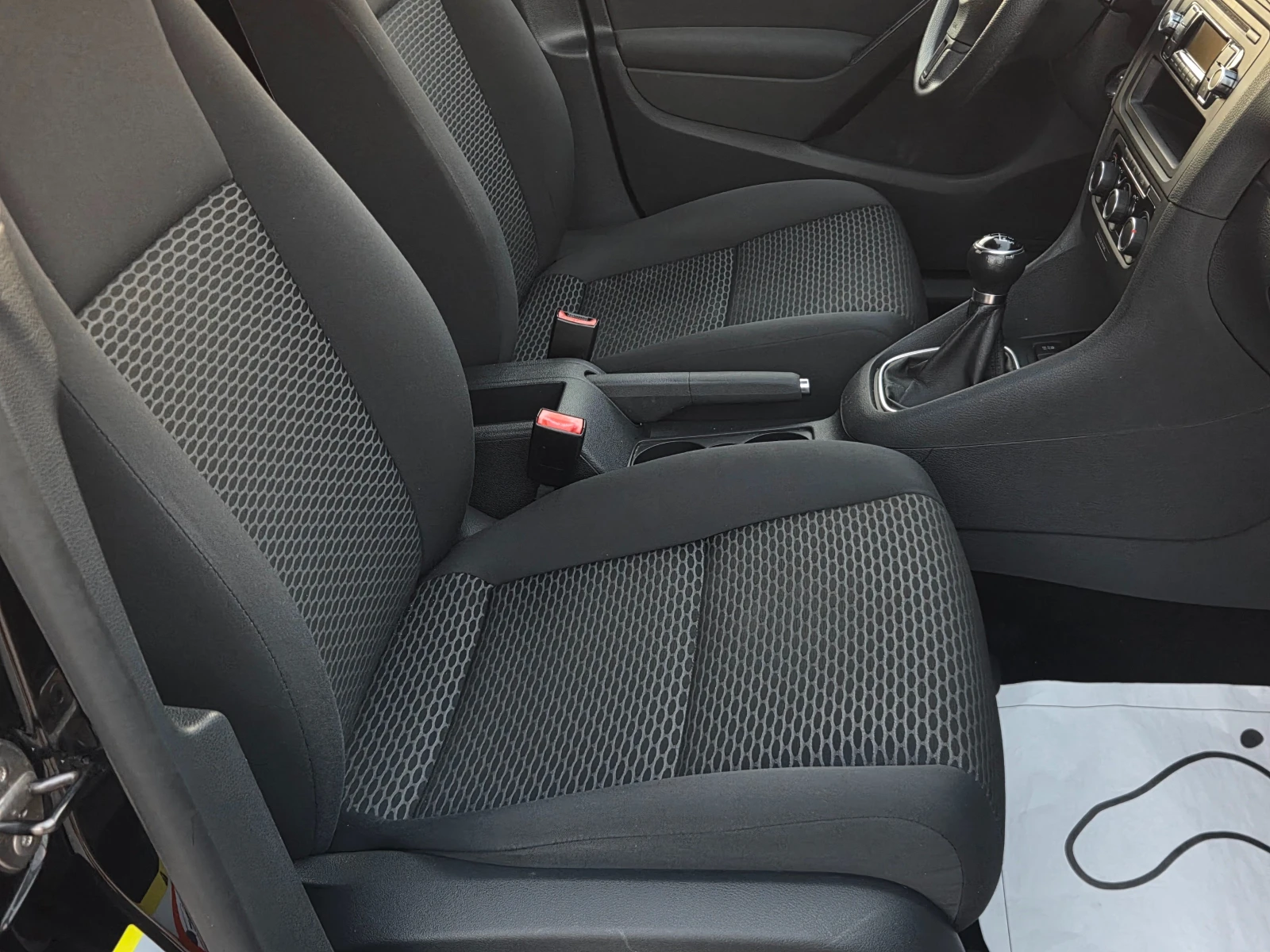 VW Golf 1.4i/БЕНЗИН/УНИКАЛНО ЗАПАЗЕН АВТОМОБИЛ, снимка 17 - Автомобили и джипове - 55535307