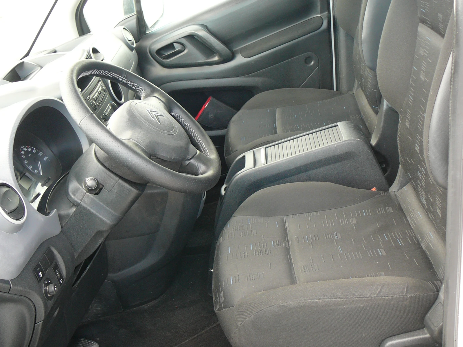 Citroen Berlingo 1.6hdi евро5 Климa, снимка 9 - Автомобили и джипове - 55730079