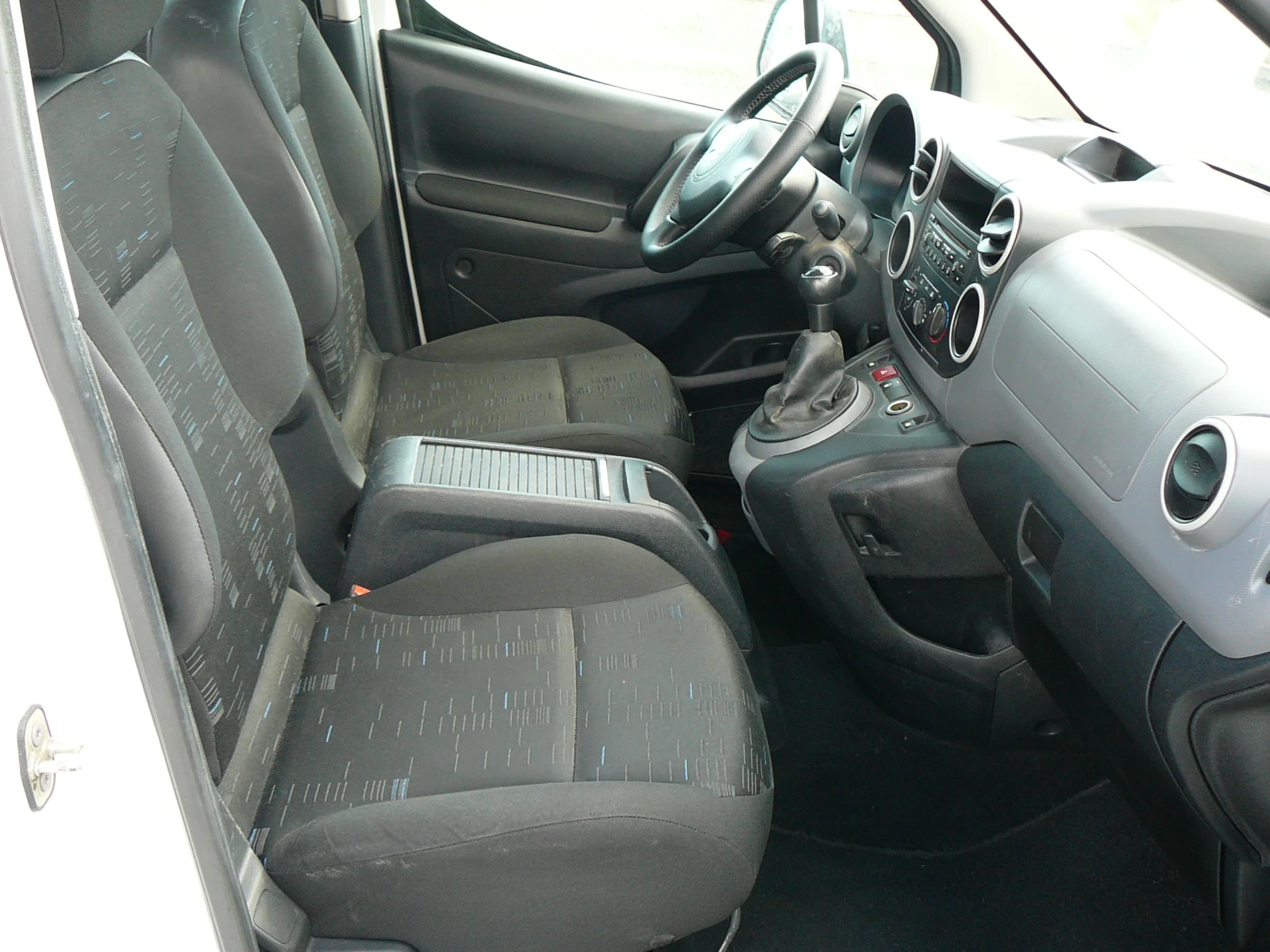 Citroen Berlingo 1.6hdi евро5 Климa, снимка 11 - Автомобили и джипове - 55730079