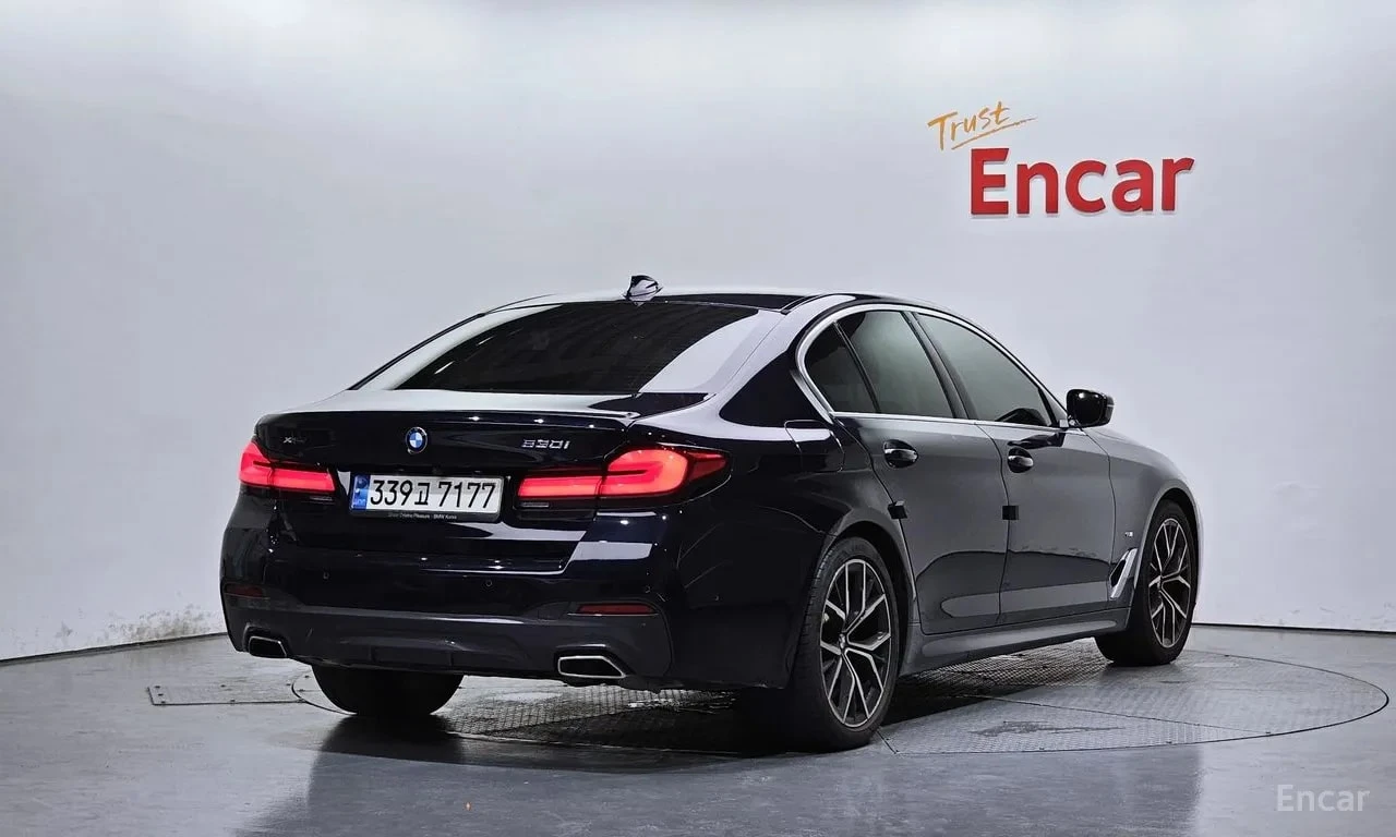 BMW 530 i xDrive M Sport | АВТОФИНАНСИРАНЕ , снимка 2 - Автомобили и джипове - 56107906