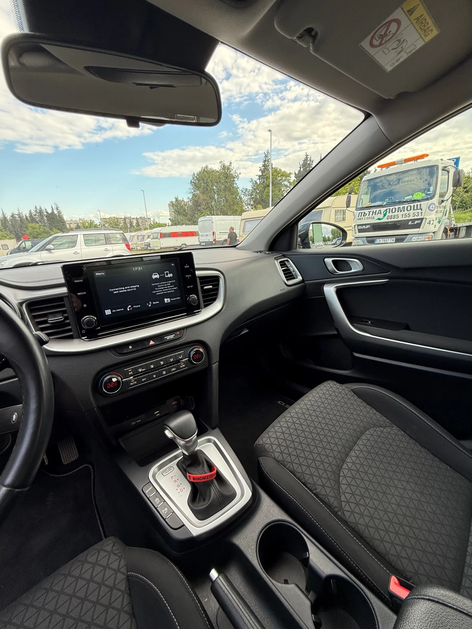 Kia Ceed 1.5T, снимка 8 - Автомобили и джипове - 56161785