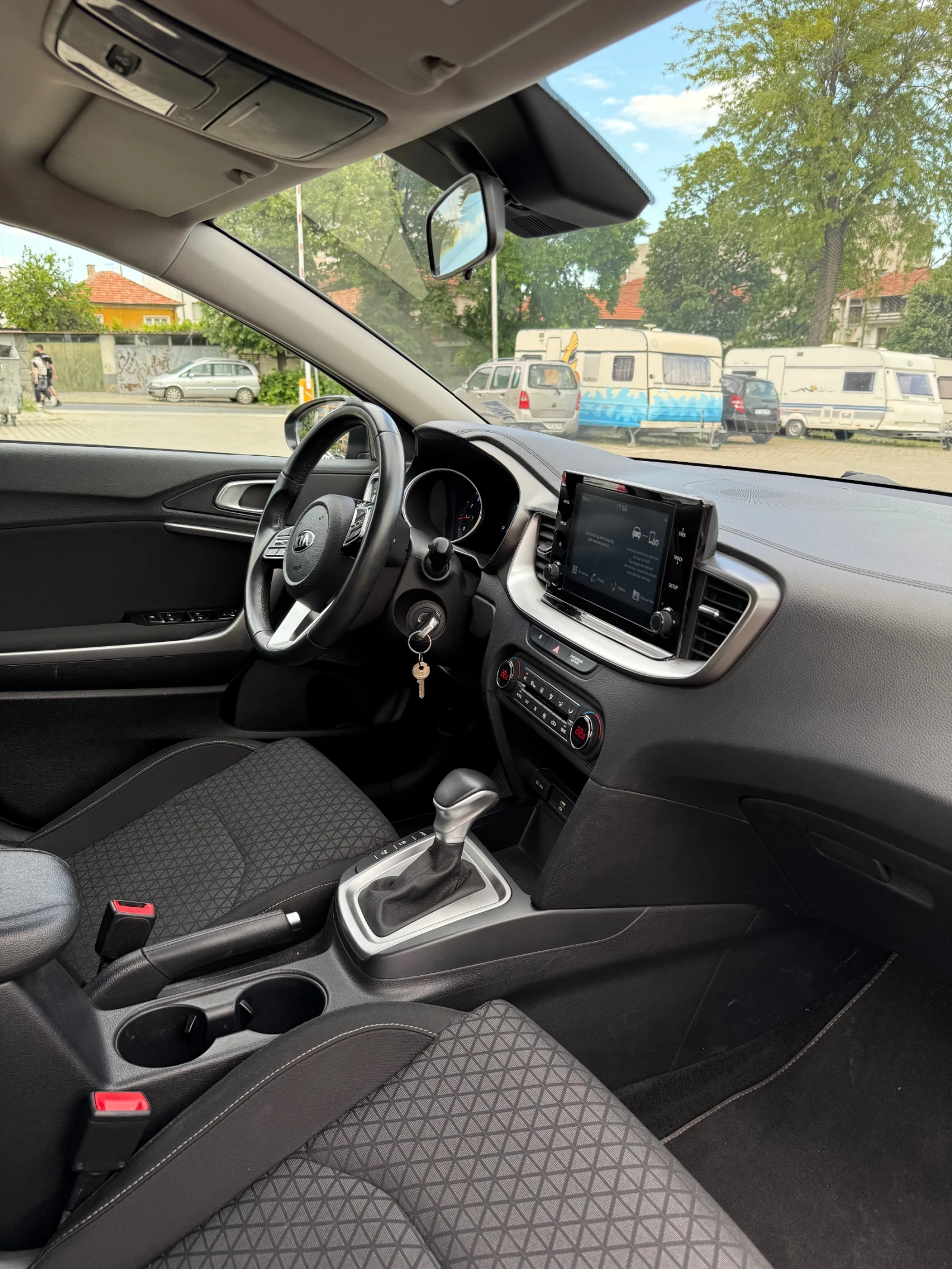 Kia Ceed 1.5T, снимка 12 - Автомобили и джипове - 56161785