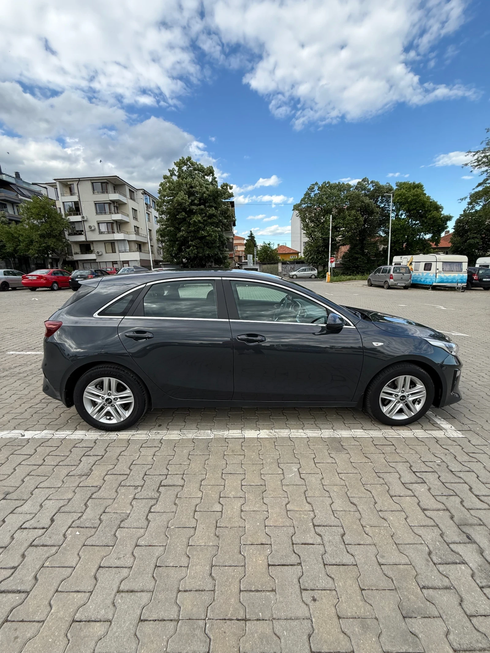 Kia Ceed 1.5T, снимка 4 - Автомобили и джипове - 56161785