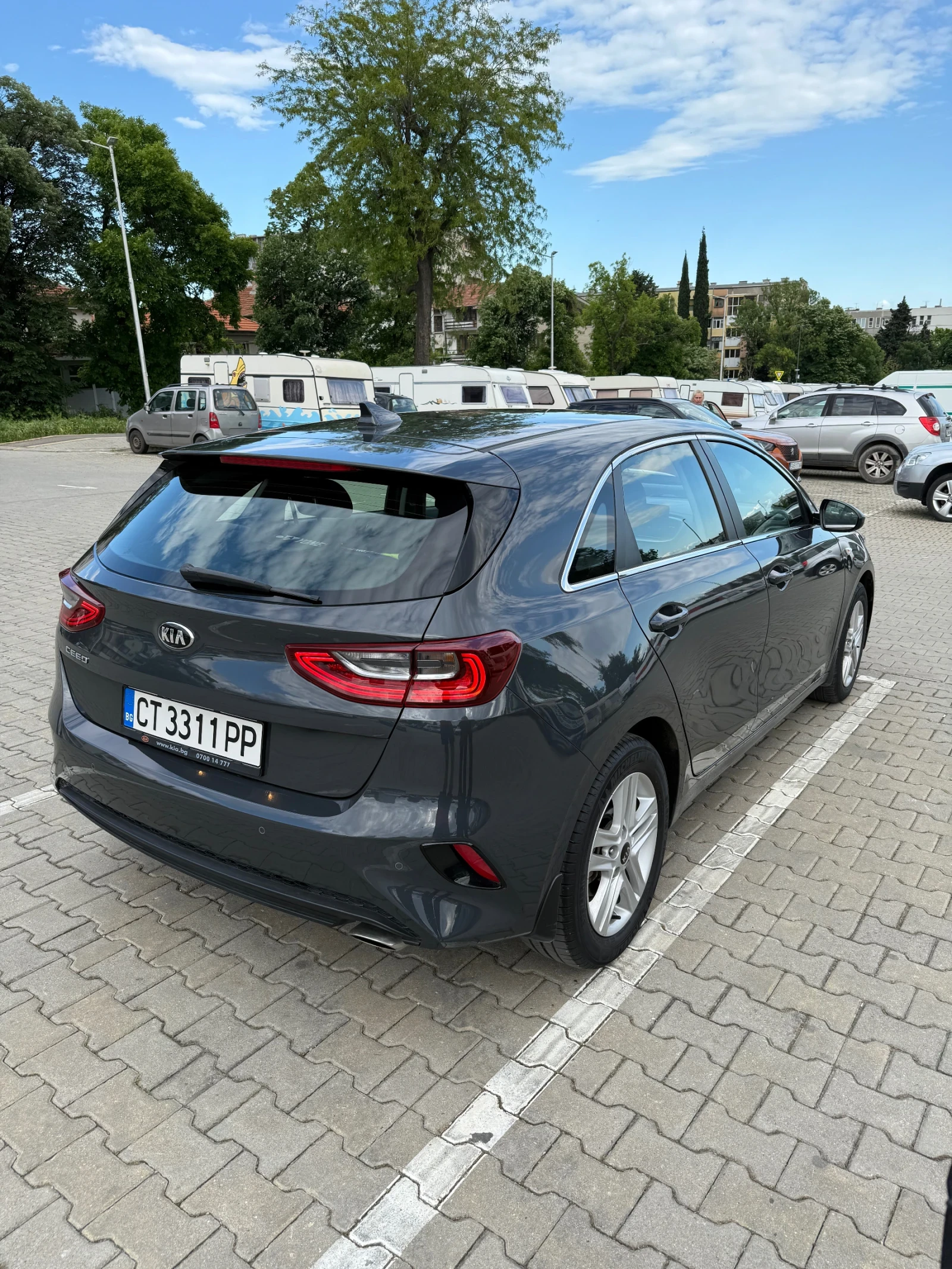 Kia Ceed 1.5T, снимка 3 - Автомобили и джипове - 56161785