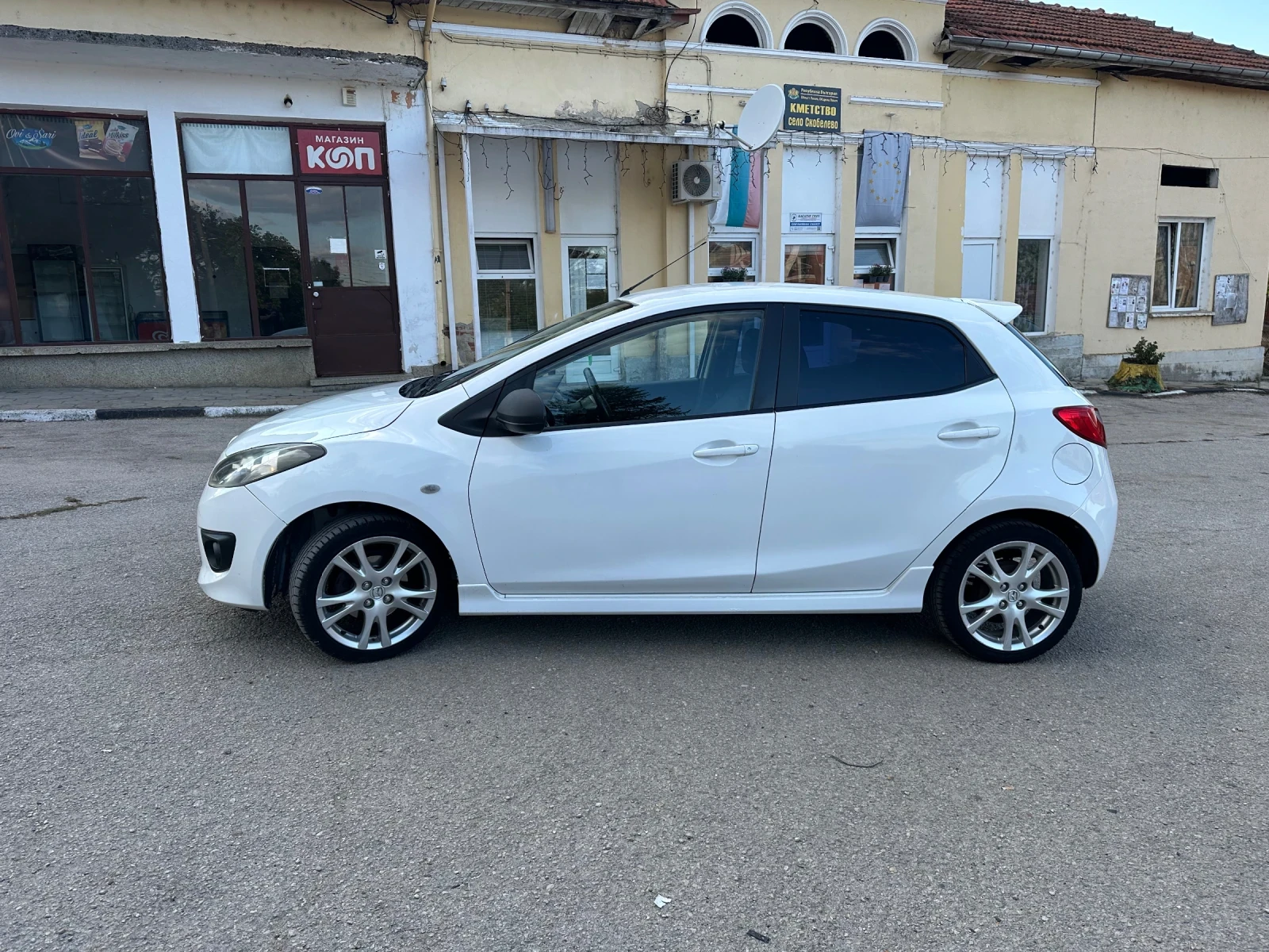 Mazda 2