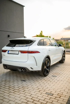 Jaguar F-PACE SVR 5.0 V8 AWD SuperCharged * Black Pack/360, снимка 8