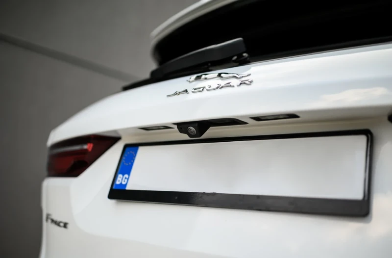 Jaguar F-PACE SVR 5.0 V8 AWD SuperCharged * Black Pack/360, снимка 9 - Автомобили и джипове - 52922082
