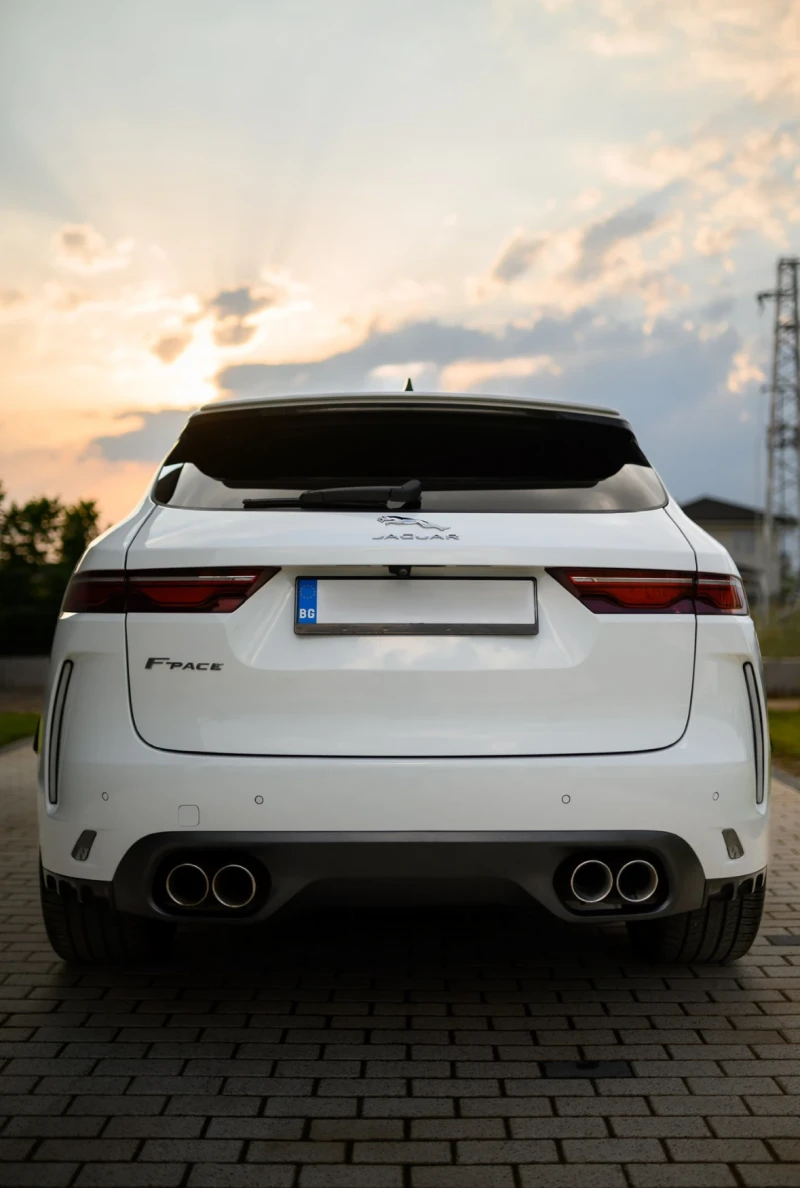 Jaguar F-PACE SVR 5.0 V8 AWD SuperCharged * Black Pack/360, снимка 10 - Автомобили и джипове - 52922082