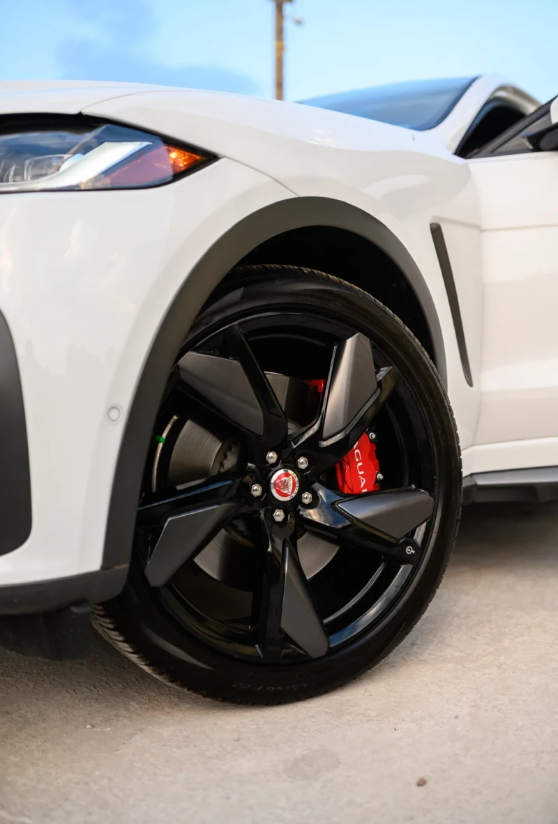 Jaguar F-PACE SVR 5.0 V8 AWD SuperCharged * Black Pack/360, снимка 5 - Автомобили и джипове - 52922082