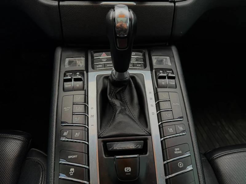 Porsche Macan S /BOSE/CARBON/SPORT CHRONO/ОБСЛУЖЕНА СК.КУТИЯ, снимка 10 - Автомобили и джипове - 52647090
