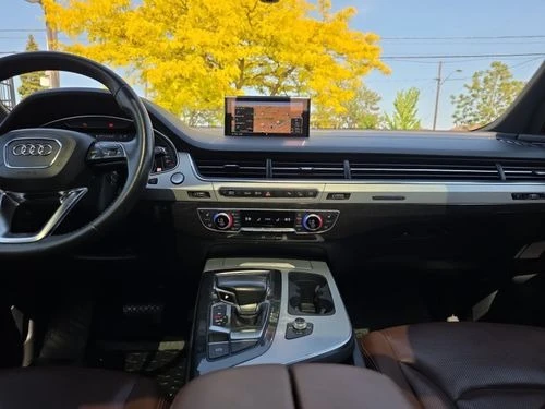 Audi Q7 45 TFSI quattro| CarPlay| Navi| Blind spot| Camera, снимка 7 - Автомобили и джипове - 55153711
