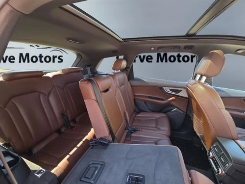 Audi Q7 45 TFSI quattro| CarPlay| Navi| Blind spot| Camera, снимка 14 - Автомобили и джипове - 55153711
