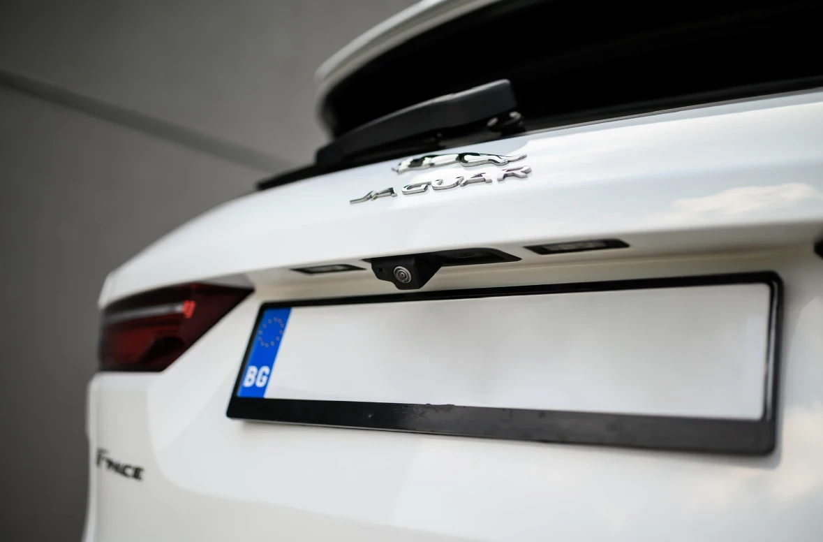 Jaguar F-PACE SVR 5.0 V8 AWD SuperCharged * Black Pack/360 - изображение 9