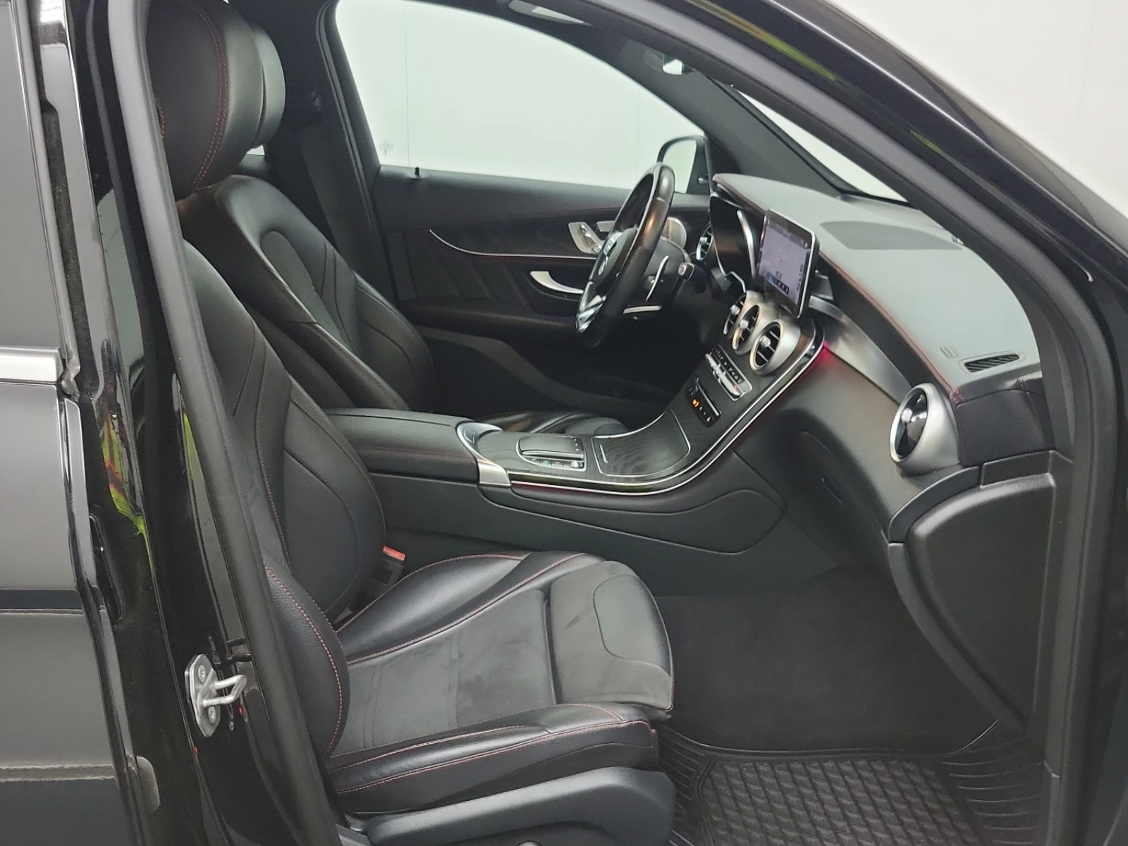 Mercedes-Benz GLC 43 AMG 4MATIC, снимка 13 - Автомобили и джипове - 55751841