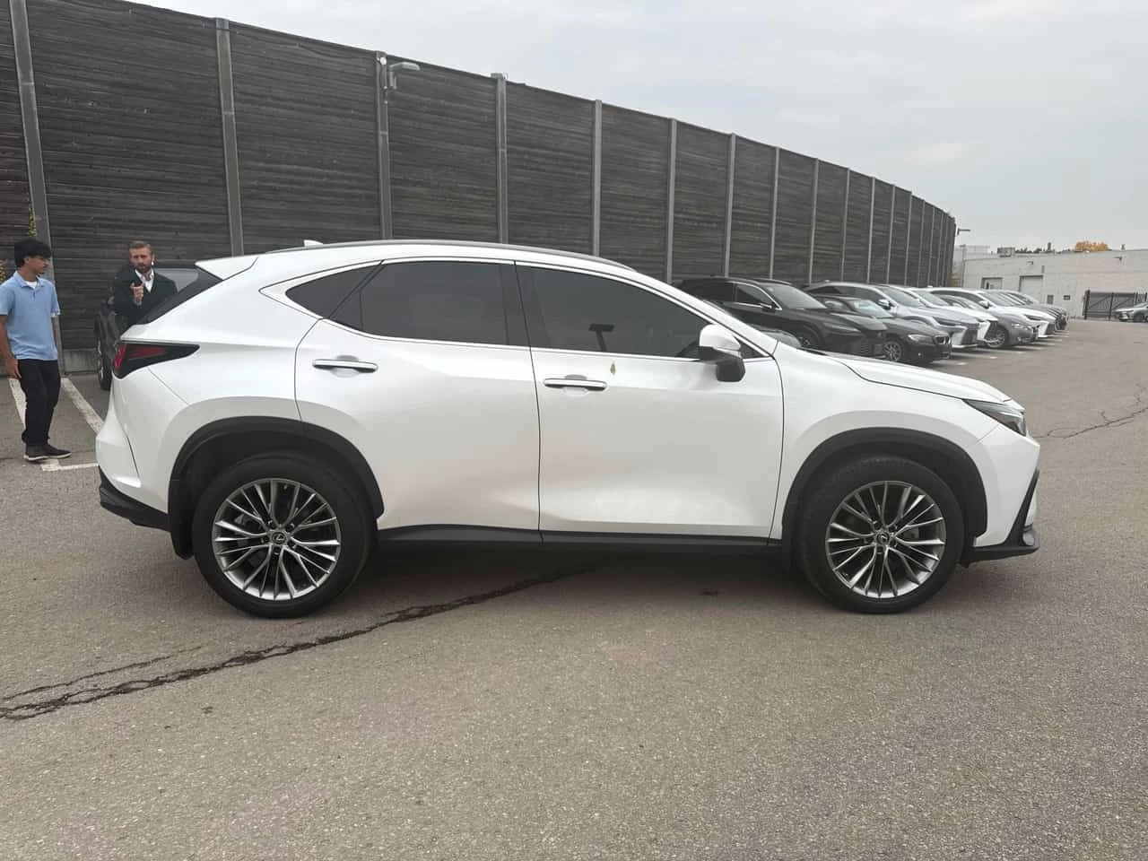 Lexus NX 350 | CARFAX | БЕЗ ИНЦИДЕНТИ, снимка 4 - Автомобили и джипове - 56362106