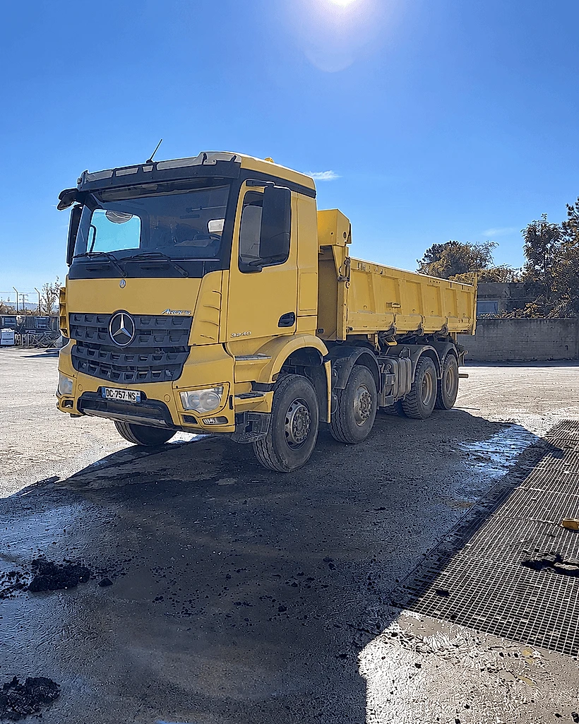 Mercedes-Benz Arocs 3243 8х4