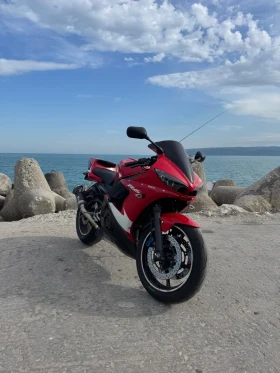  Yamaha YZF-R6