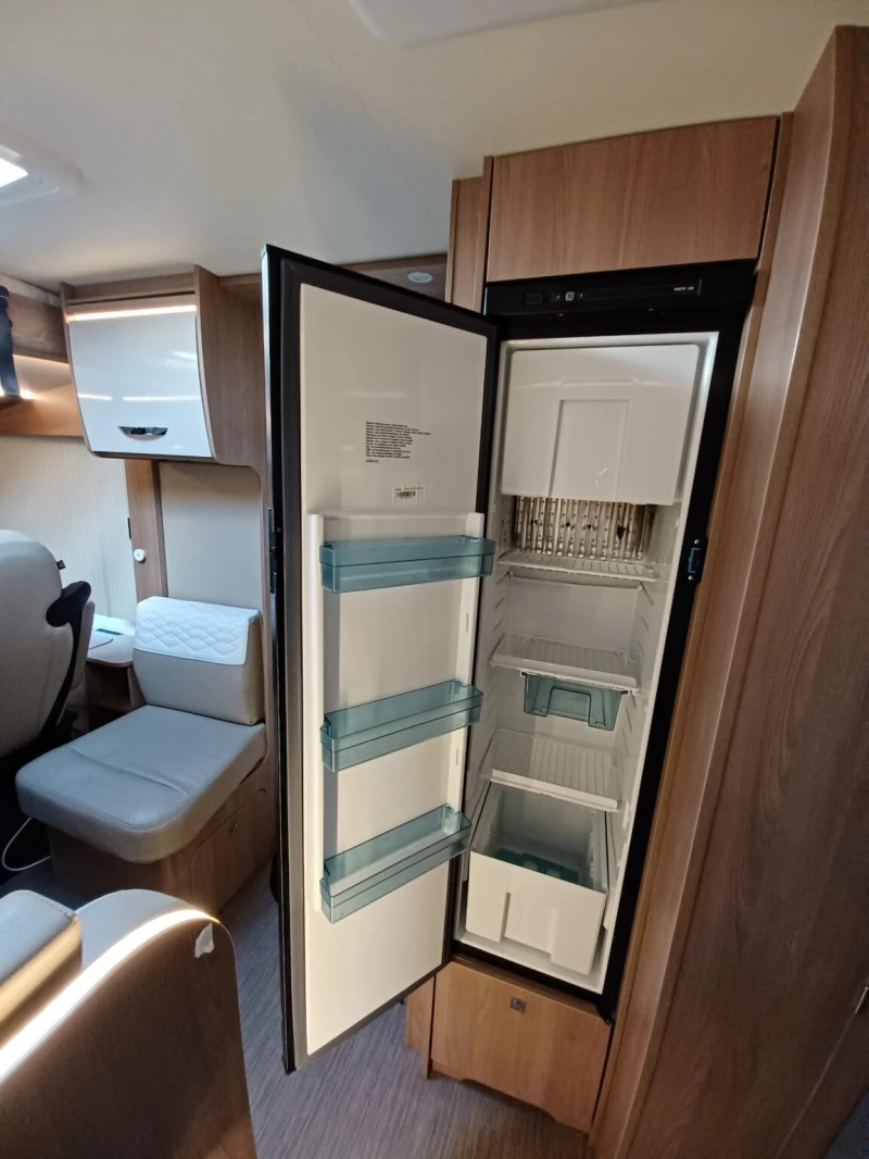 Кемпер Burstner Lyseo Time I 728 G Limited, снимка 6 - Каравани и кемпери - 52818710