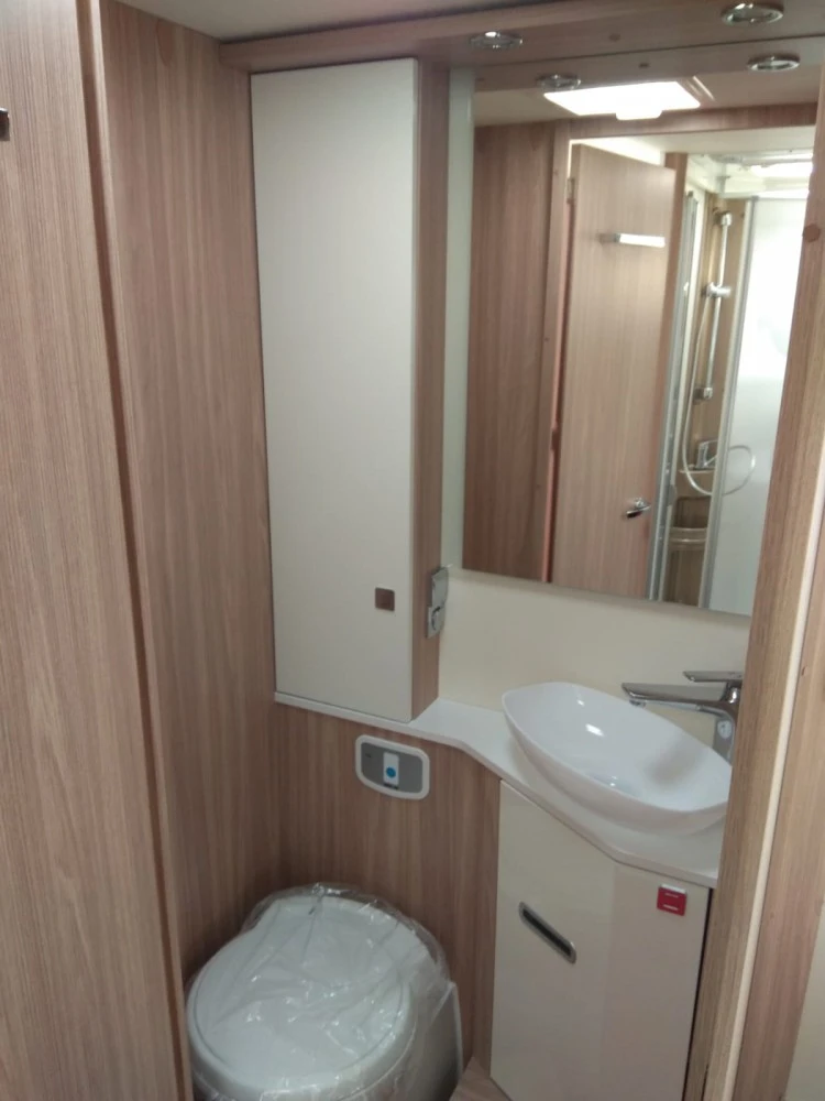 ������ Burstner Lyseo Time I 728 G Limited | Mobile.bg � ����������� 8