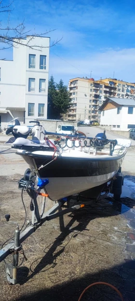 Лодка Собствено производство Dzeta 440, снимка 1