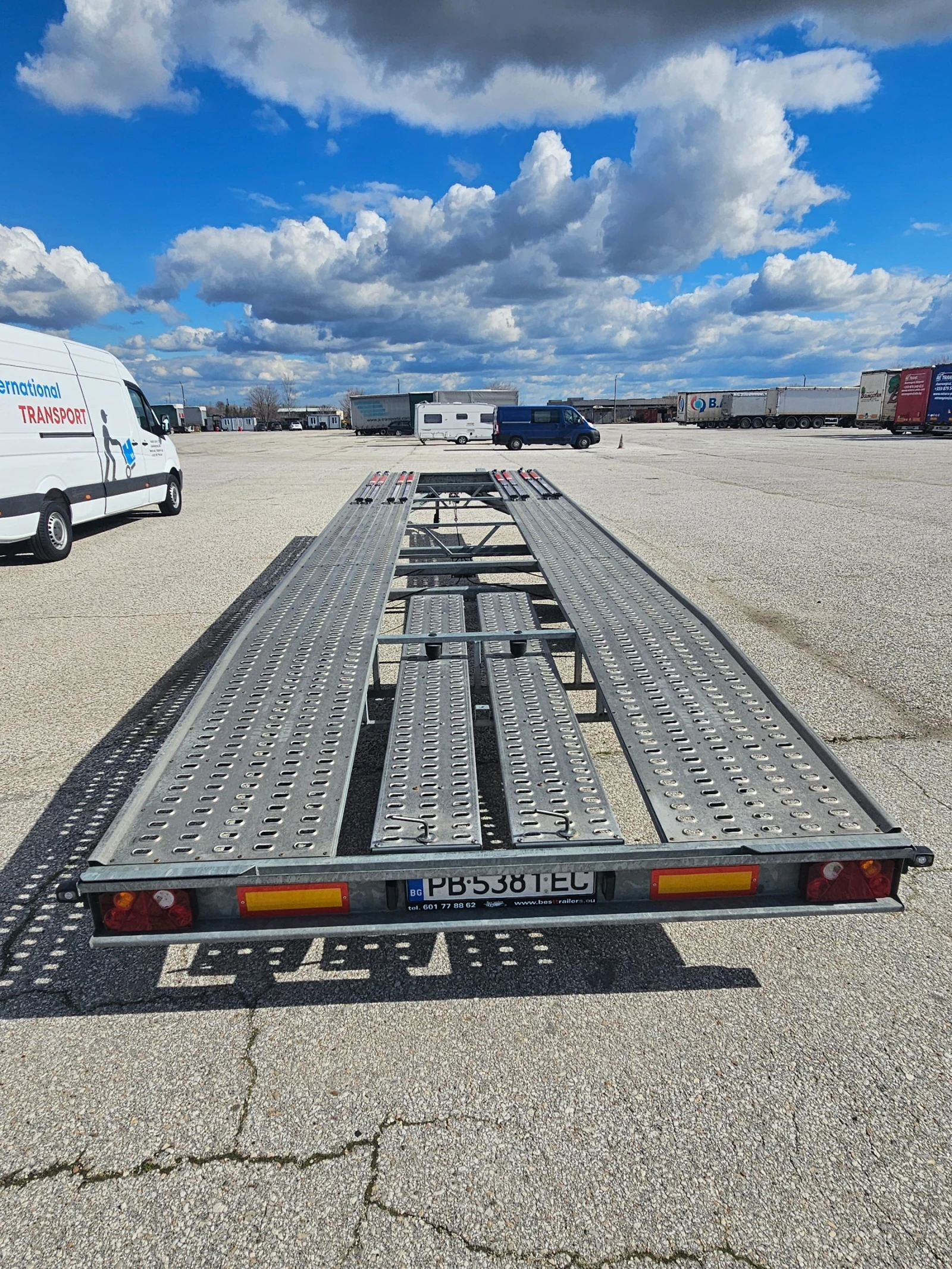 �� ��������� Besttrailers | Mobile.bg � ����������� 3