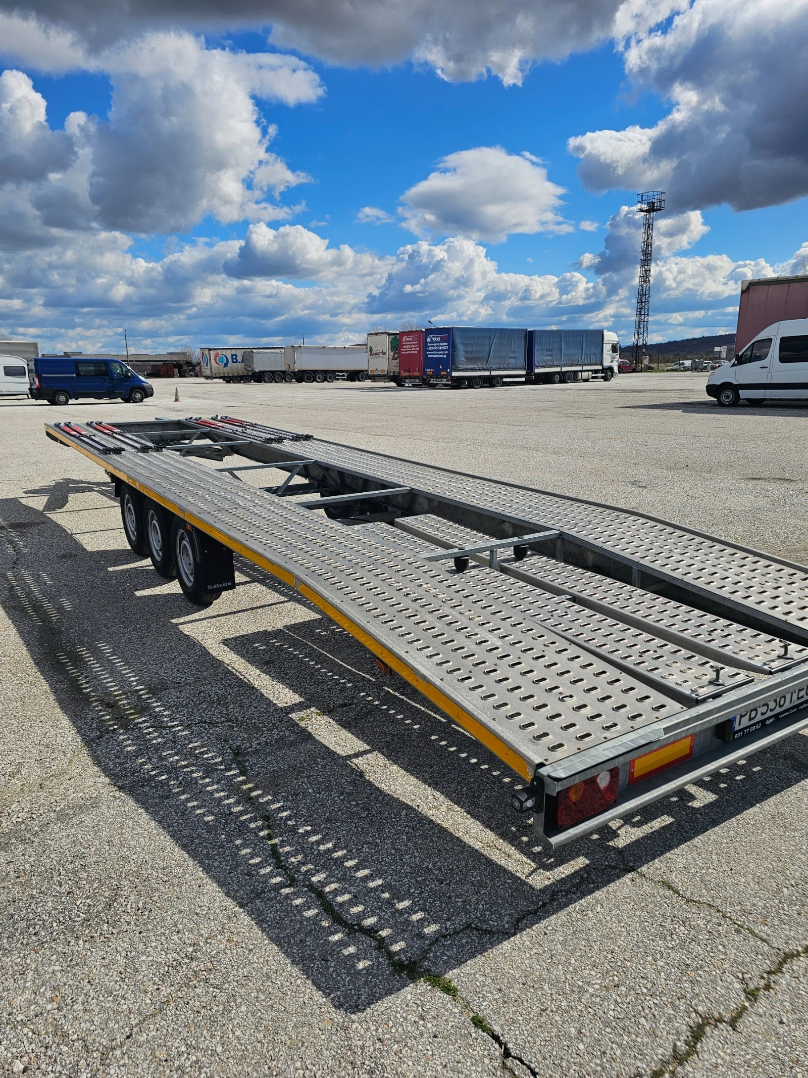 �� ��������� Besttrailers | Mobile.bg � ����������� 2