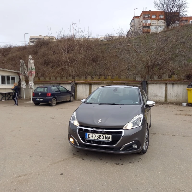 Peugeot 208, снимка 1 - Автомобили и джипове - 47336580