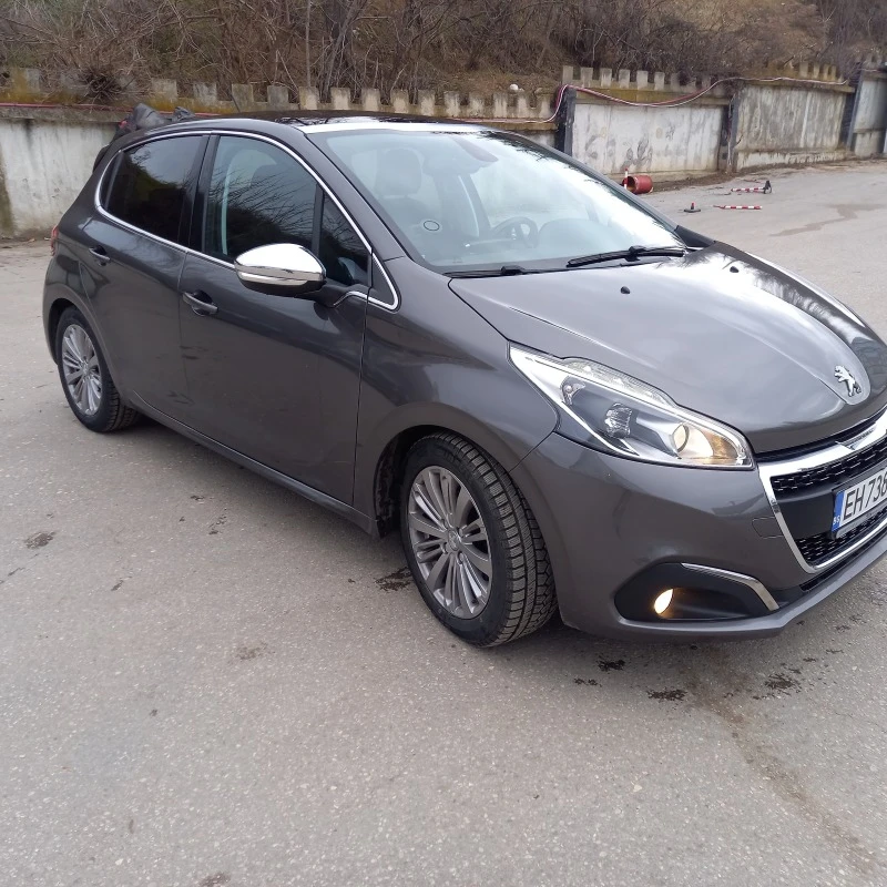 Peugeot 208, снимка 3 - Автомобили и джипове - 47336580