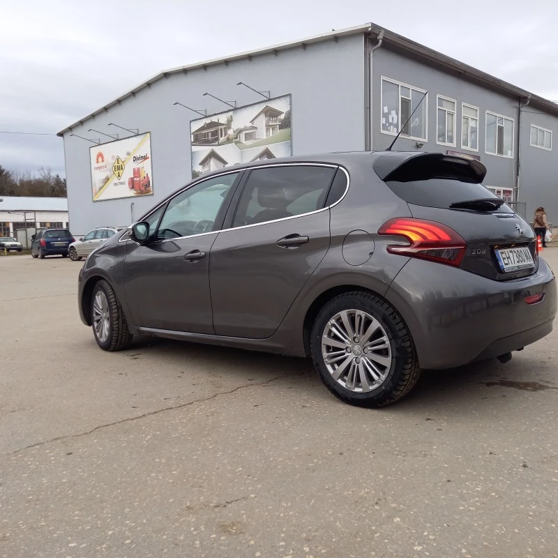 Peugeot 208, снимка 4 - Автомобили и джипове - 47336580