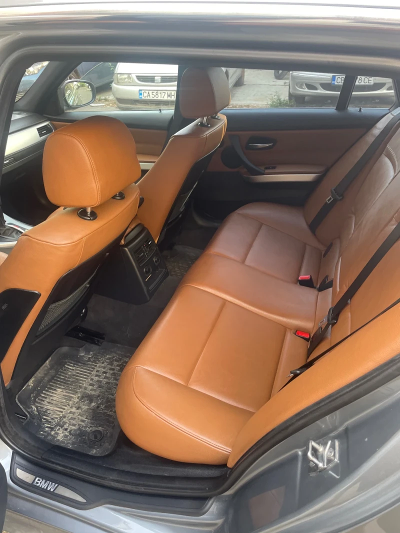 BMW 325 FACE/M57/DISTRONIC/FULL/ЗАДНО, снимка 11 - Автомобили и джипове - 49731021