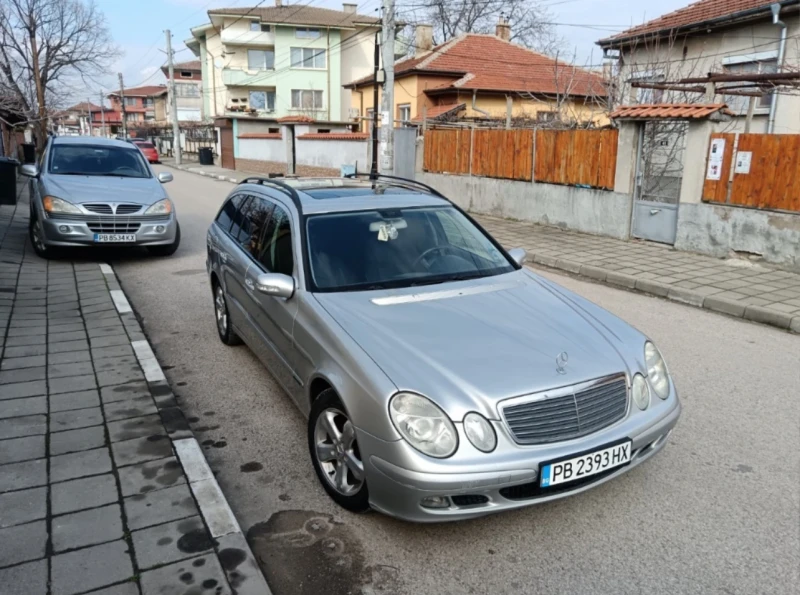 Mercedes-Benz E 200 компресор, Комби., снимка 4 - Автомобили и джипове - 52403156