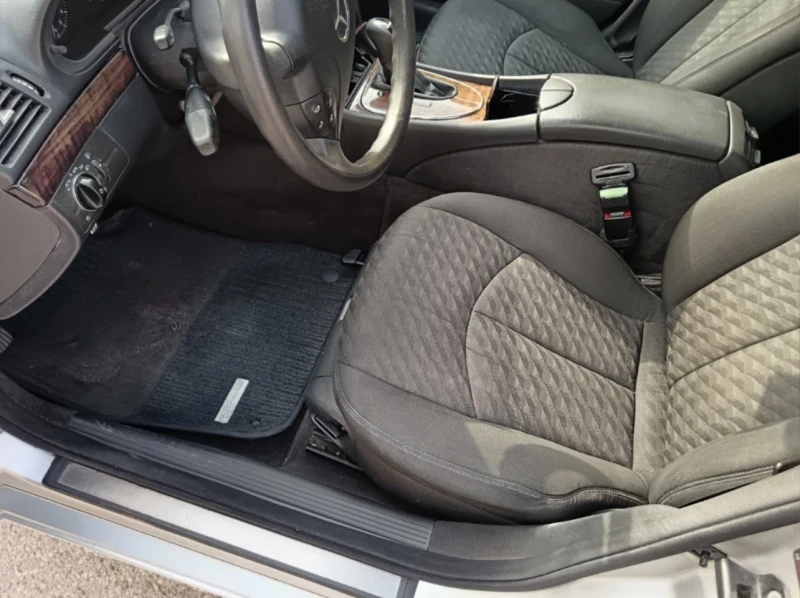 Mercedes-Benz E 200 компресор, Комби., снимка 7 - Автомобили и джипове - 52403156