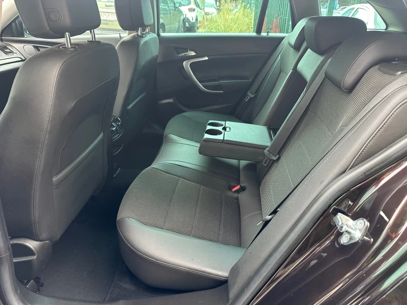 Opel Insignia 1.9-4X4-111800 KM!! РЕГИСТРИРАНА!!, снимка 13 - Автомобили и джипове - 51265286